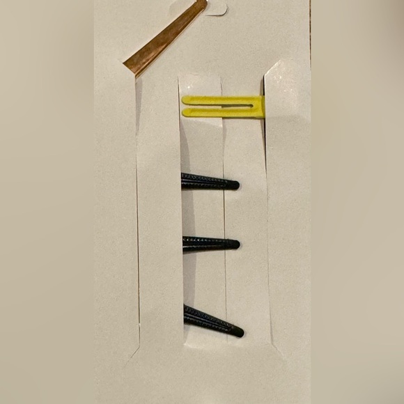 Girls Set of 5 Hair Clips in Yellow Pineapple - Picture 3 of 3